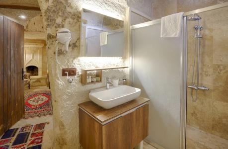 Tulip Cave Suites - 79
