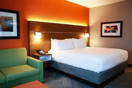 Holiday Inn Express & Suites Louisville Downtown by IHG - 58