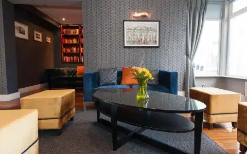 The Sandymount - 10