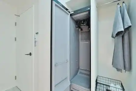 Busan Seomyeon YTT - 201