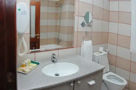 Al Liwan Suites - 23