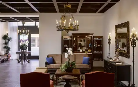 Plaza La Reina - 12