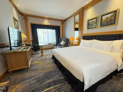 Crowne Plaza Shanghai by IHG - 6
