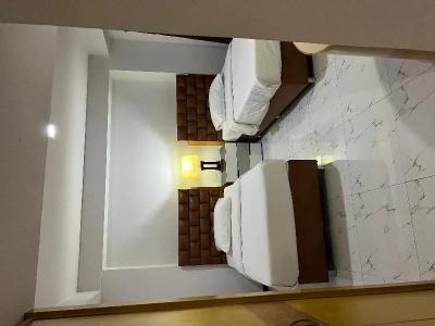 Mall Suites - 142