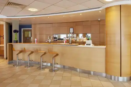 Holiday Inn Express Oxford-Kassam Stadium by IHG - 1