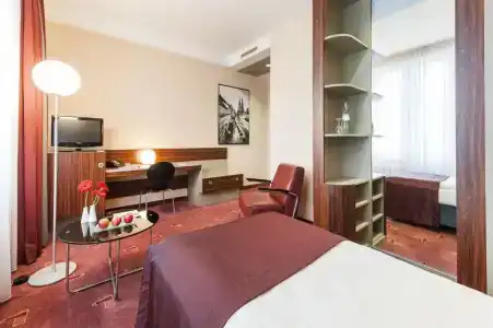 Premier Inn Köln City Mediapark - 47