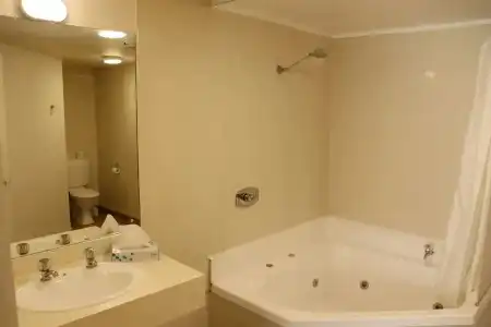 Fountain Court Motel - 55