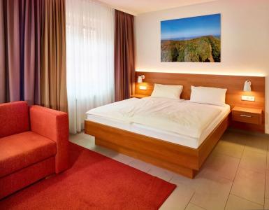 & Restaurant Burgschänke - 50