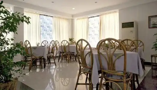Plaza - 16
