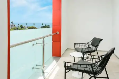 Courtyard by Marriott Santa Monica - 66