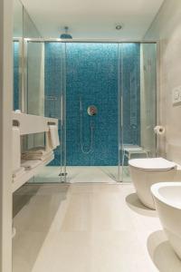 Orient & Pacific - 18