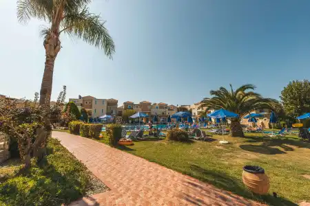 Chrispy Waterpark Resort - 23