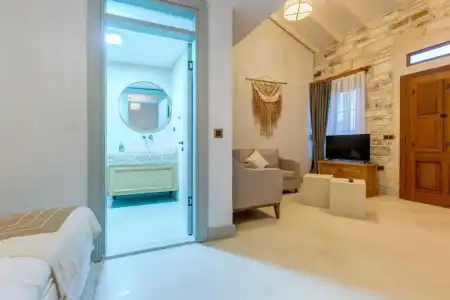 Navalia Otel - 90