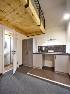Mezzanine White - 18
