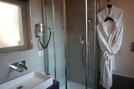 Trevi Palace Luxury Inn - 16