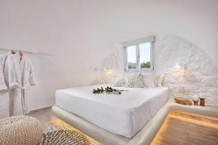 Petri Suites Santorini - 36