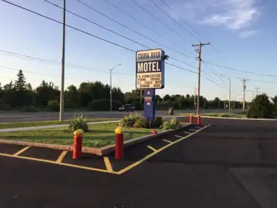 Trunk Road Motel - 21