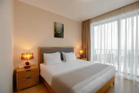 Lisi Hills - 111