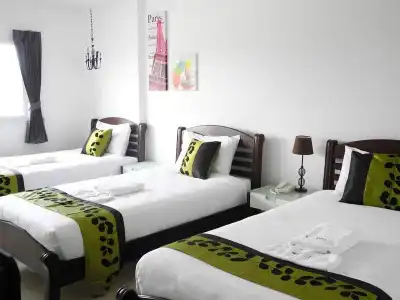 Phet Cha-am Plaza & Resort - 38