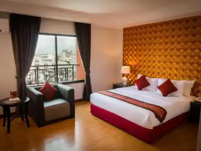 Atrium Boutique - 36