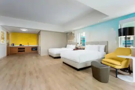 Courtyard by Marriott Santa Monica - 45