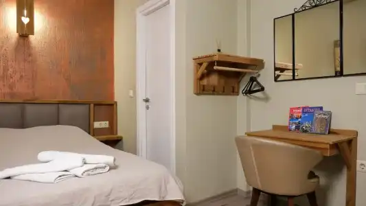 Second Home Hostel - 61