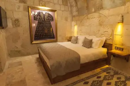 Solo Cave Suites - 182