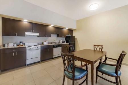 Best Western Naples Plaza - 37