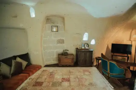 Hu of Cappadocia - 35