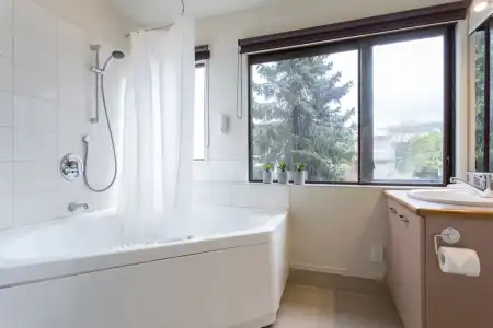 Commodore Motels - 7