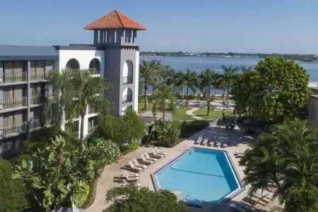 Courtyard by Marriott Bradenton Sarasota Riverfront - 13