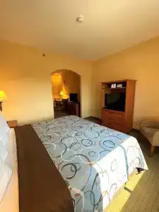 Super 8 by Wyndham Topeka at Forbes Landing - 21