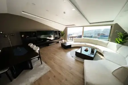 Mona Bosphorus - 45