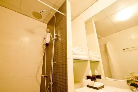 Sinsuvarn Airport Suite - 59