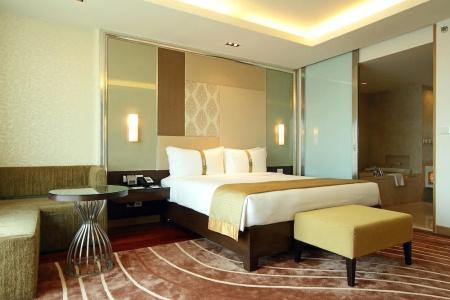 Holiday Inn Mumbai International Airport by IHG - 91