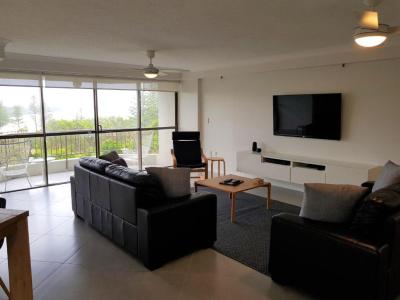 Gemini Court Holiday Apartments - 1