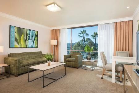 DoubleTree by Hilton San Diego Bayside - 175
