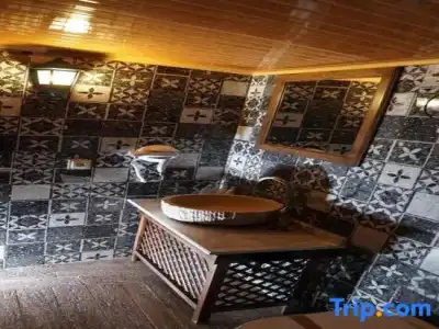 Tale Cave Inn - 152