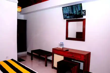 Happy Banana & Restaurant - 3
