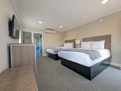 Ocean Park Inn - 22