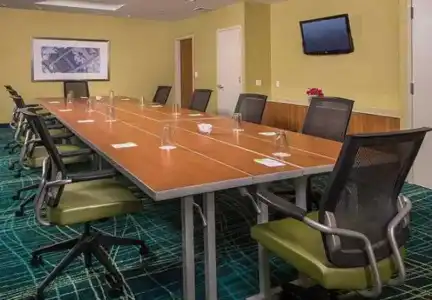 Springhill Suites New York Laguardia Airport - 19