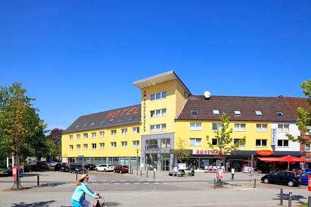 Am Segelhafen - 13