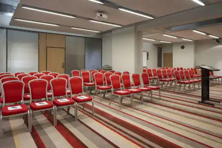 Ramada Encore by Wyndham Kyiv - 11