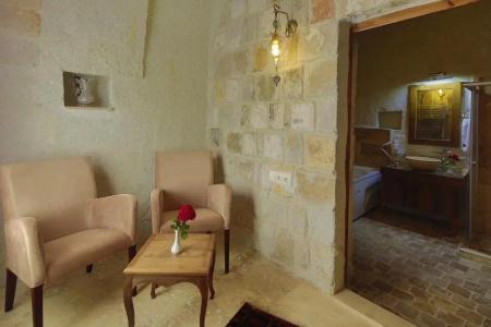 Jacob's Cave Suites - 90