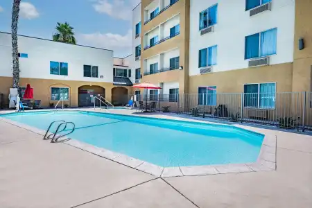Ramada by Wyndham Bakersfield North - 14