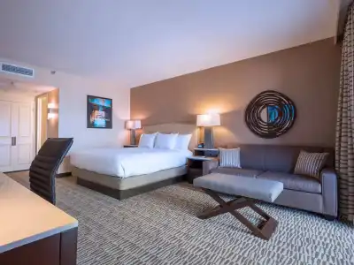 Hilton Phoenix Airport - 35