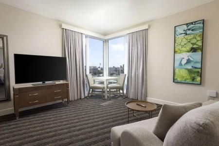 DoubleTree by Hilton San Diego Bayside - 153
