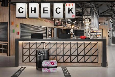 Moxy Duesseldorf City - 11