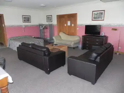 St Georges Motor Inn - 34