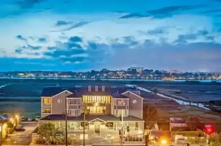 Inn at Playa del Rey - 13